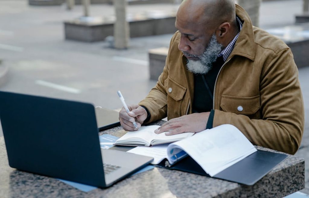 Flexible retirement lifestyle and part-time work in Australia.